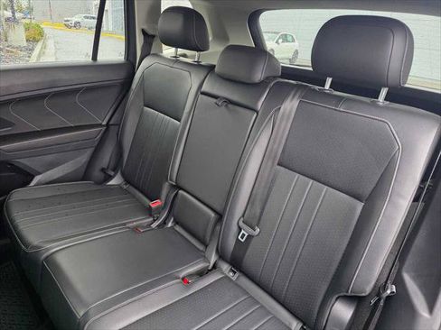 Used 2022 Volkswagen Tiguan SE AWD/4WD image 17