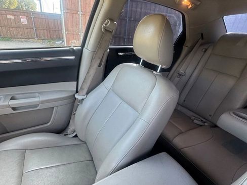 Used 2007 Chrysler 300 Touring L image 10