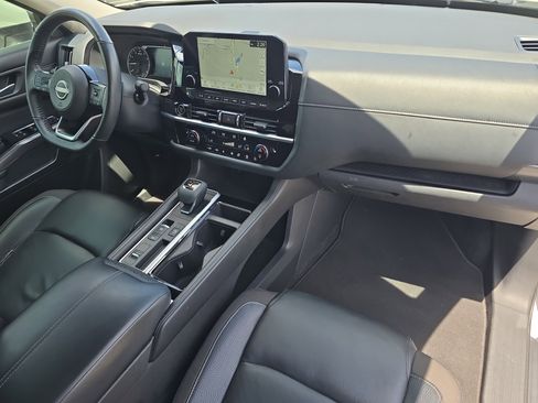 Used 2022 Nissan Pathfinder SL FWD image 12