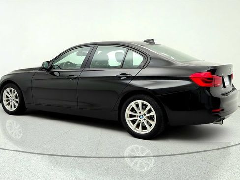 Used 2018 BMW 320i xDrive Sedan w/ Convenience Package AWD/4WD image 7