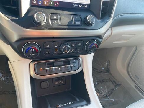 Used 2021 GMC Acadia Denali w/ Denali Technology Package image 15