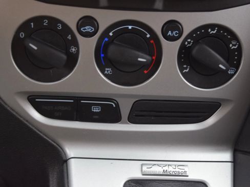 Used 2013 Ford Focus SE image 12