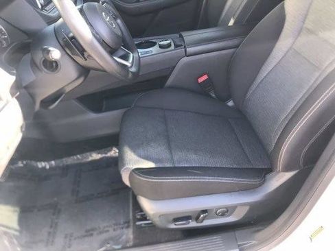 Used 2021 Nissan Rogue SV AWD/4WD image 17