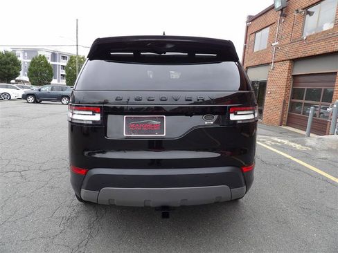 Used 2017 Land Rover Discovery SE image 4