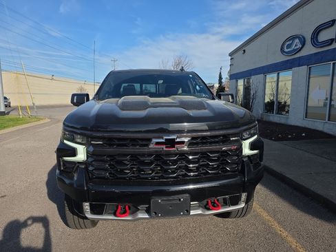 Used 2022 Chevrolet Silverado 1500 ZR2 w/ Technology Package image 8