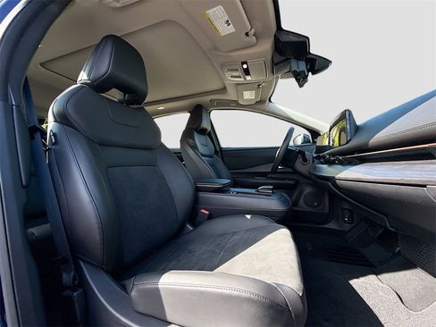 Used 2023 Nissan Ariya FWD image 31