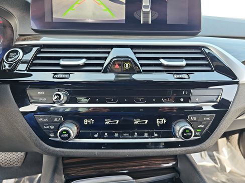 Used 2023 BMW 530i w/ Premium Package image 24