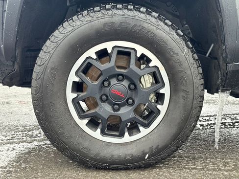 Used 2024 Toyota Tacoma TRD Off-Road w/ TRD Off Road Upgrade Package image 18