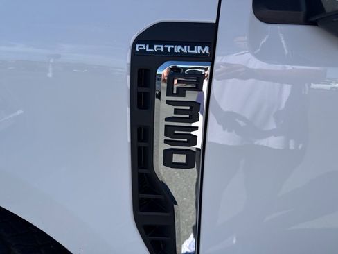 Used 2025 Ford F350 Platinum w/ Platinum Plus Package image 14