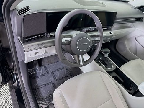 Certified 2025 Hyundai Kona SEL AWD/4WD image 18