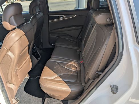 Used 2018 Lincoln MKX Reserve w/ Lincoln MKX Climate Package AWD/4WD image 12