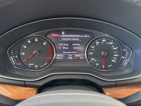 Used 2024 Audi Q5 2.0T Premium w/ Convenience Package image 17