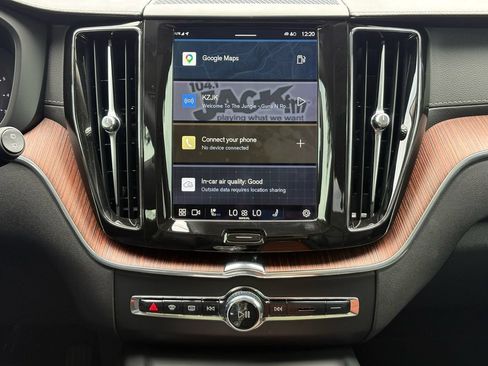 Used 2023 Volvo XC60 B5 Ultimate AWD/4WD image 17
