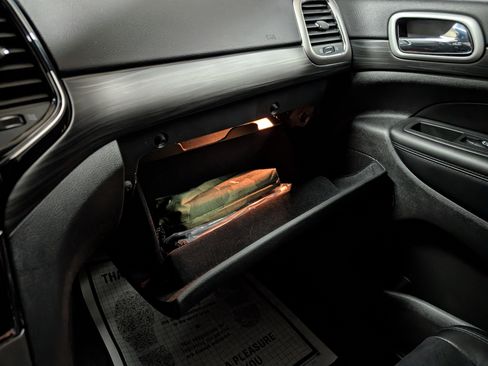 Used 2022 Jeep Grand Cherokee Laredo X image 19