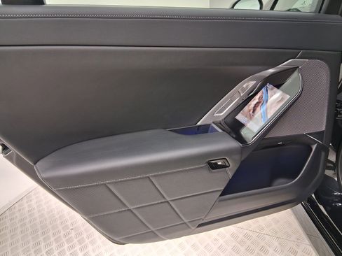 Certified 2023 BMW i7 xDrive60 AWD/4WD image 26