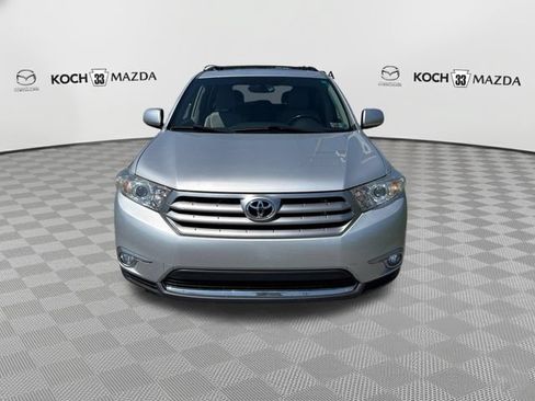 Used 2011 Toyota Highlander SE w/ Tow Pkg AWD/4WD image 2