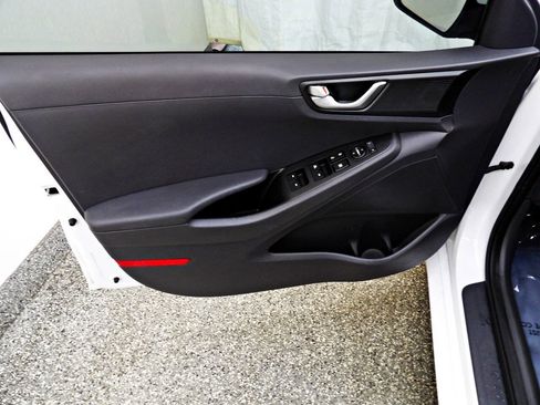 Used 2019 Hyundai Ioniq Blue FWD image 7