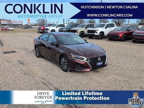 Used 2025 Nissan Altima 2.5 SV image 1