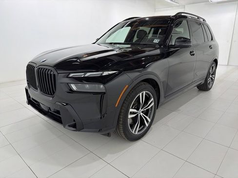 Used 2025 BMW X7 xDrive40i w/ Executive Package image 1