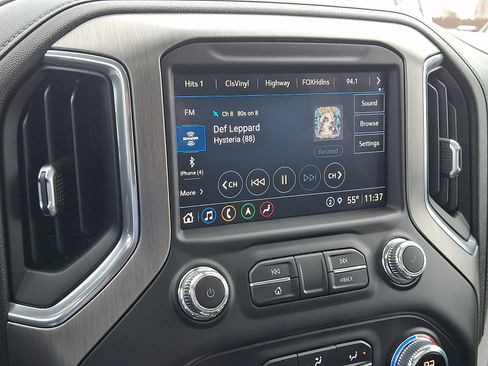 Certified 2022 GMC Sierra 2500 Denali w/ Denali Black Diamond Edition image 18