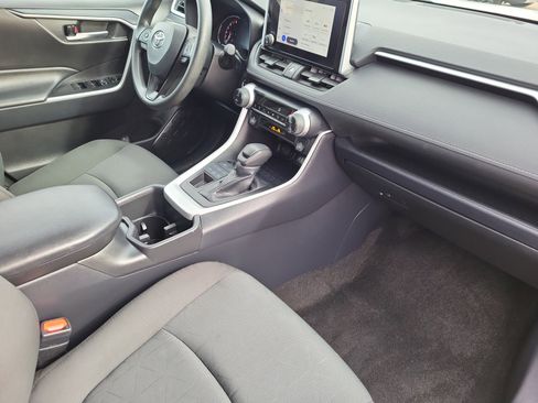 Used 2025 Toyota RAV4 XLE image 15