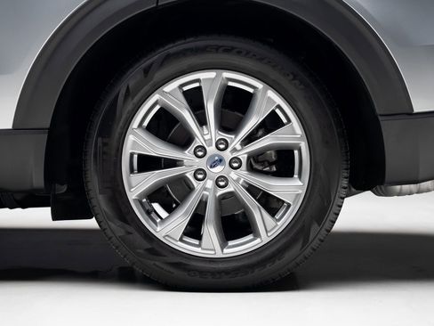 Used 2021 Ford Explorer XLT w/ Equipment Group 202A image 20