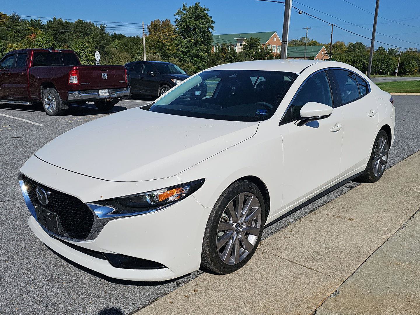 Used 2019 MAZDA MAZDA3 Sedan w/ Preferred Package FWD image 3
