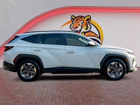 Used 2025 Hyundai Tucson SEL FWD image 4