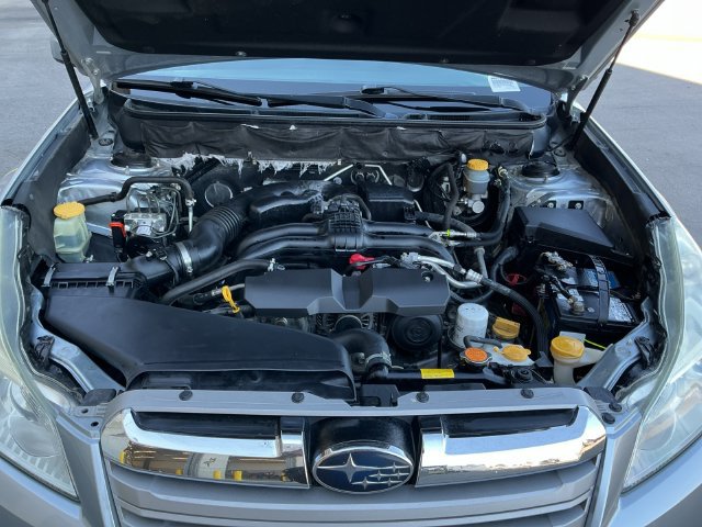 Used 2013 Subaru Outback 2.5i Premium AWD/4WD image 24