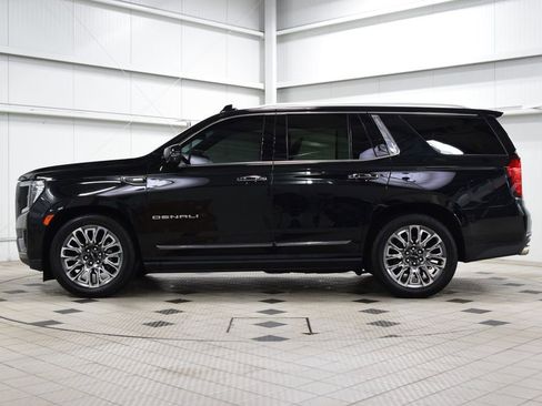 Used 2024 GMC Yukon Denali Ultimate AWD/4WD image 4