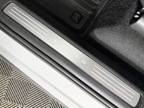 Used 2020 Volvo XC90 T6 Momentum w/ Protection Package Premier image 39