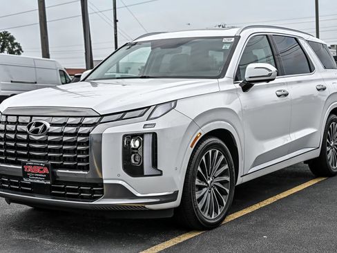 Used 2023 Hyundai Palisade Calligraphy w/ Cargo Package AWD/4WD image 6