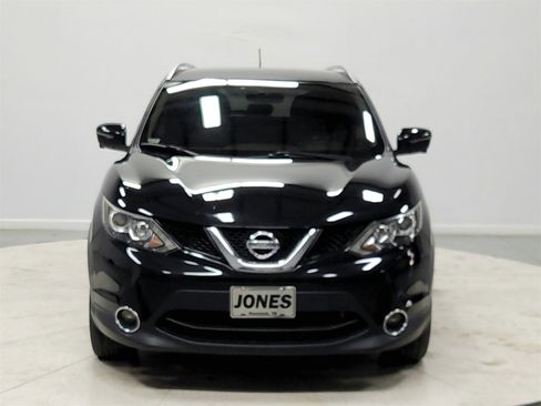 Used 2017 Nissan Rogue Sport SV w/ SV Premium Package image 2