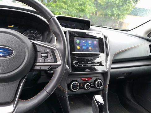 Used 2020 Subaru Crosstrek 2.0i Premium w/ Moonroof Package 2 AWD/4WD image 18