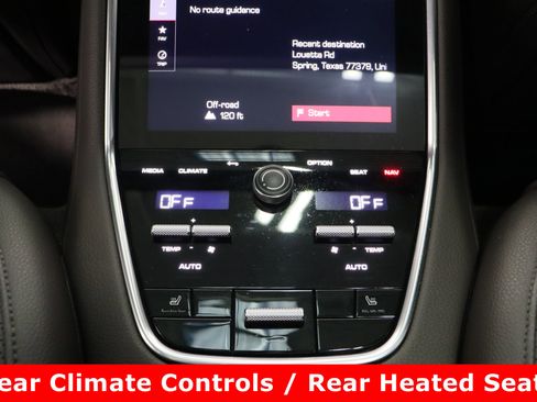 Used 2021 Porsche Panamera 4 image 32