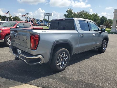Used 2024 GMC Sierra 1500 SLT w/ SLT Convenience Package AWD/4WD image 4