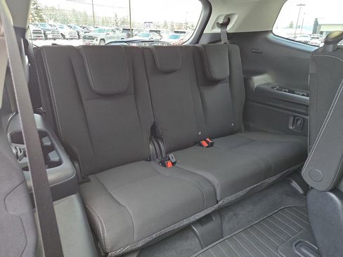 Used 2024 Subaru Ascent Premium w/ Convenience Package image 16