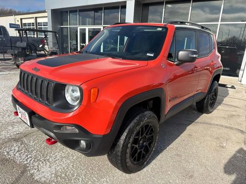 Used 2019 Jeep Renegade Trailhawk image 3