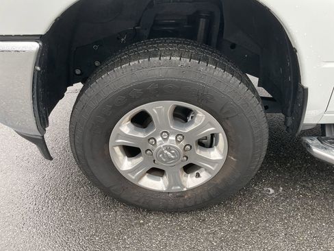 Used 2024 RAM 2500 Big Horn w/ Bed Utility Group image 10