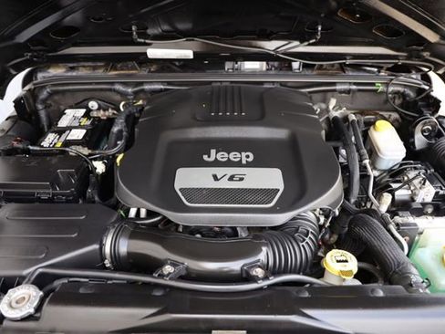 Used 2017 Jeep Wrangler Sport w/ Quick Order Package 24S AWD/4WD image 10