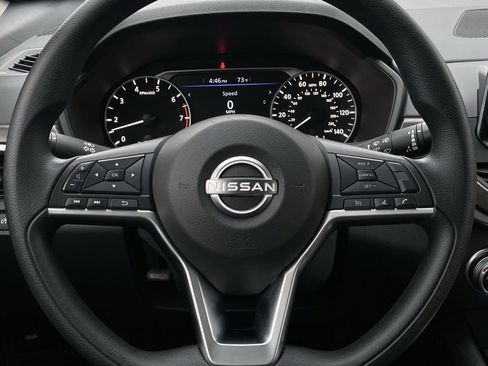 Used 2024 Nissan Altima 2.5 SV image 12