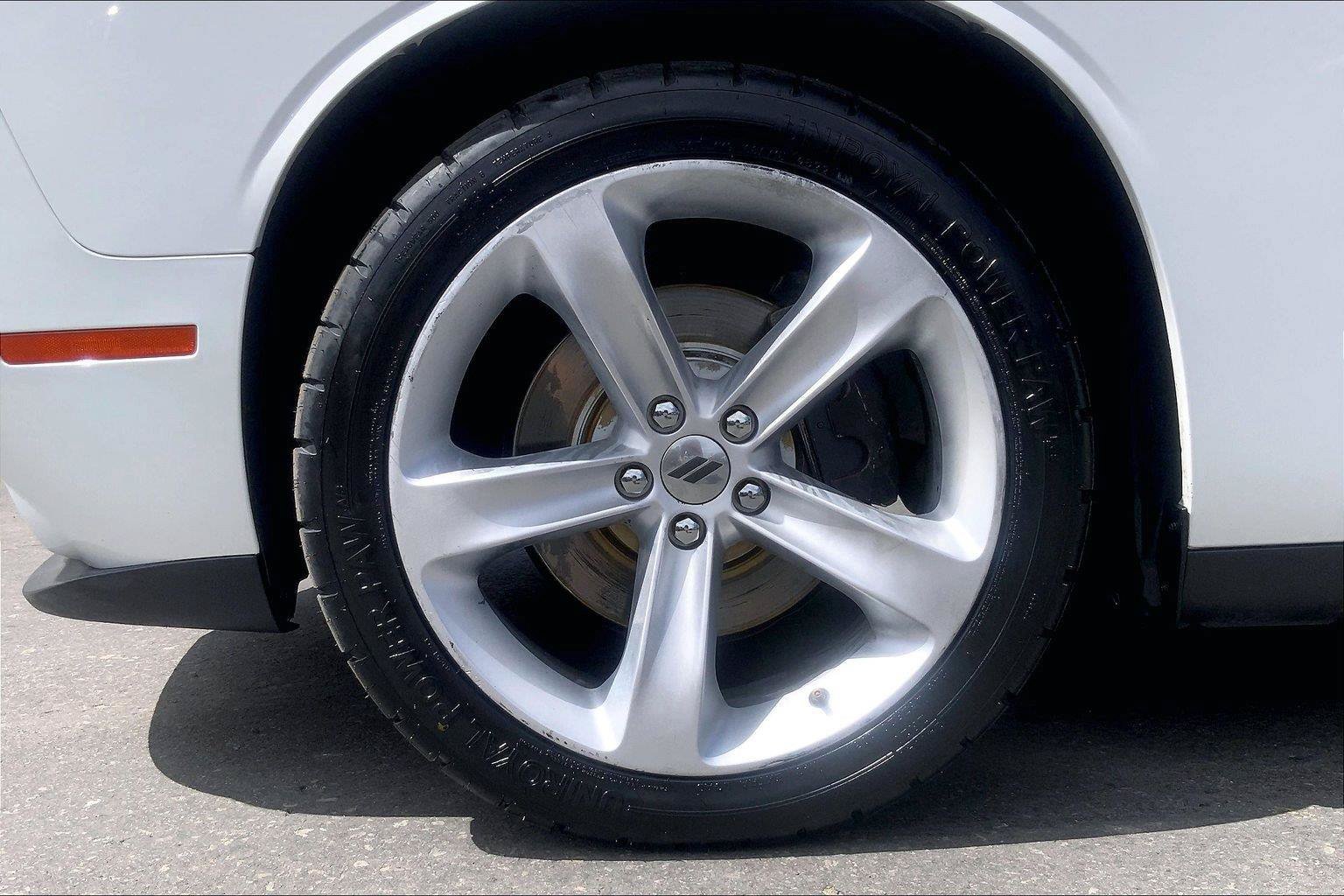 Certified 2017 Dodge Challenger R/T RWD image 9