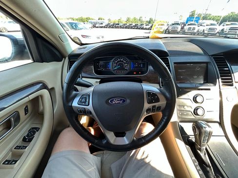Used 2013 Ford Taurus Limited FWD image 26
