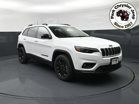 Used 2023 Jeep Cherokee Altitude Lux AWD/4WD image 4