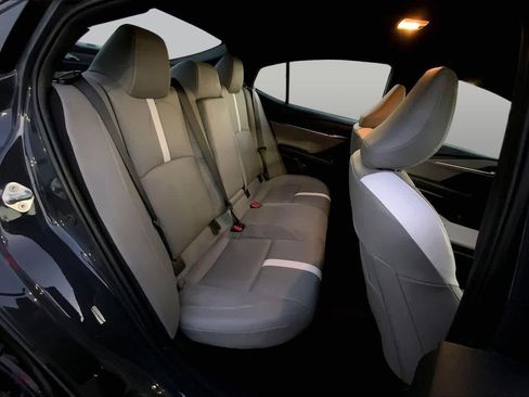Used 2025 Toyota Camry SE FWD image 17