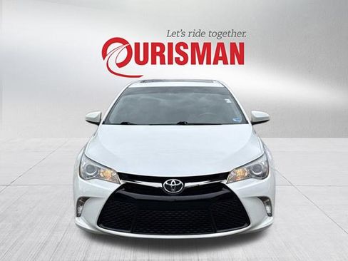 Used 2016 Toyota Camry SE w/ Moonroof Package image 6