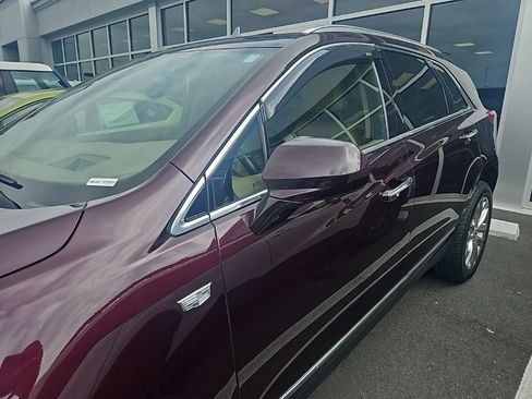 Used 2017 Cadillac XT5 Platinum w/ Driver Assist Package image 2