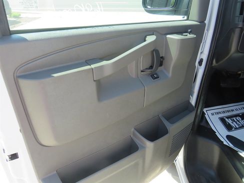 Used 2024 Chevrolet Express 2500 w/ Driver Convenience Package image 8