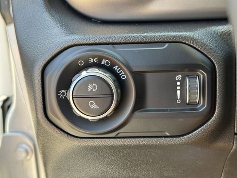 Used 2023 Jeep Gladiator Sport AWD/4WD image 26