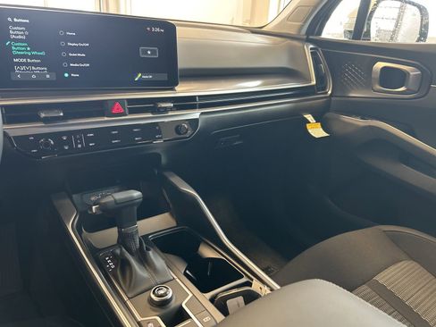 New 2026 Kia Sorento LX FWD image 21